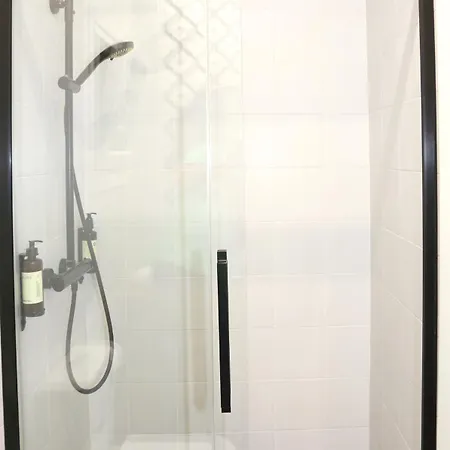 Magnifico Piso Frente Al Casco Viejo De *